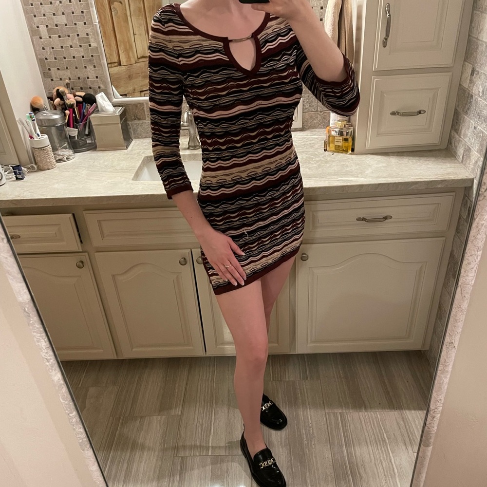 White House Black Market Mini Maroon Sweater Dress - Picture 2 of 4
